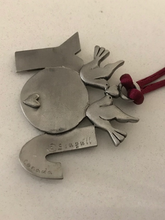 Seagull Canada Pewter Christmas Ornament ‘Joy to the World ‘ - Picture 3 of 4